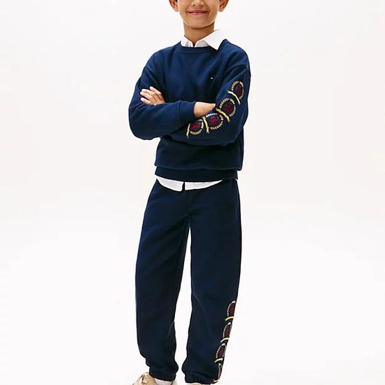 CREST EMB GRAPHIC SWEATSHIRT 