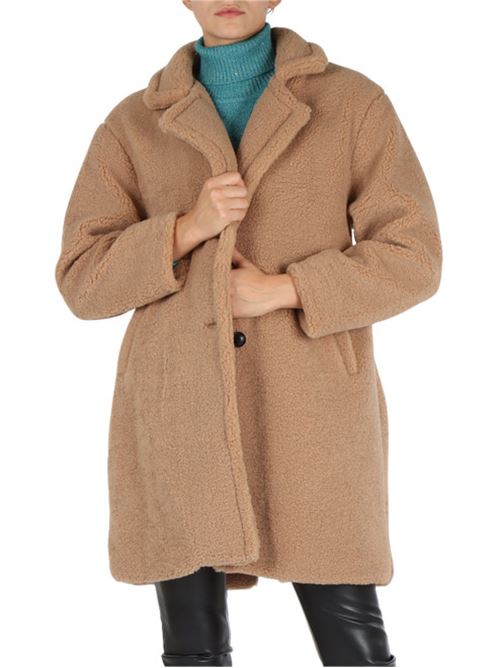 CAPPOTTO LUNGO IN ECO PELLICCIA MARKUP | MW564623/NOCE